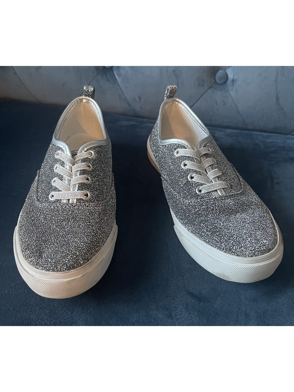 Old Navy Sneakers Women’s Slip On Glitter Elasticized Laces Silver Sparkle Sz 4